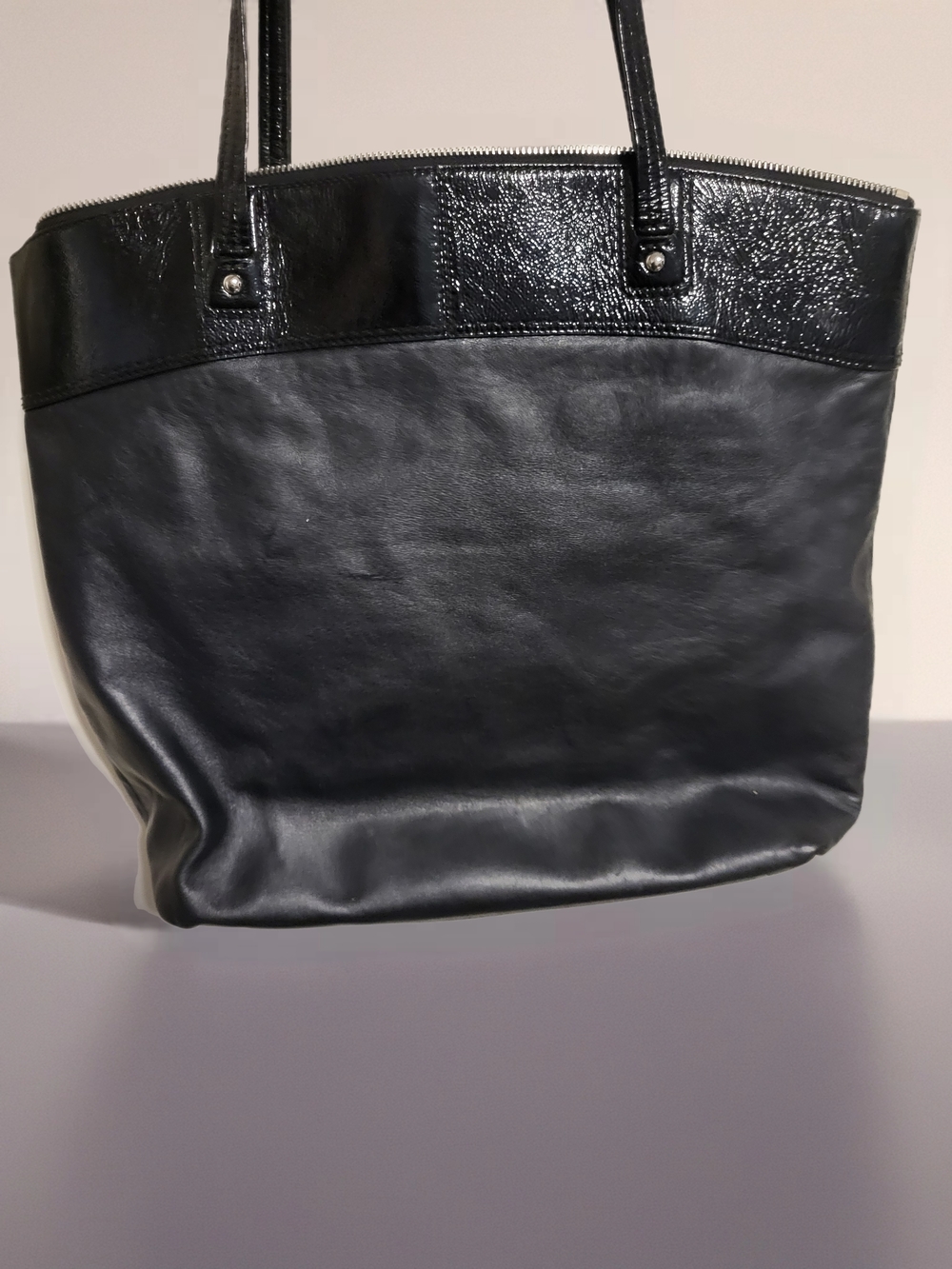 Coach Laura Black Pattened TOTE. - Picture 2 of 6